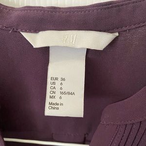 HM pleated short sleeve top size US 6 EUC